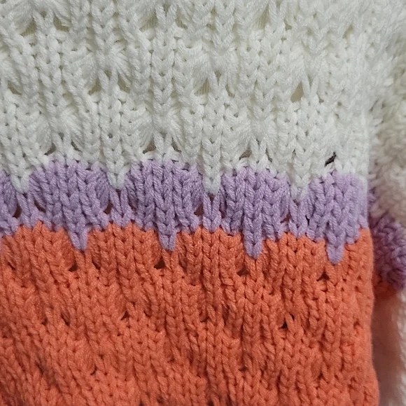 Baevely Sweater, Medium - Picture 10 of 10